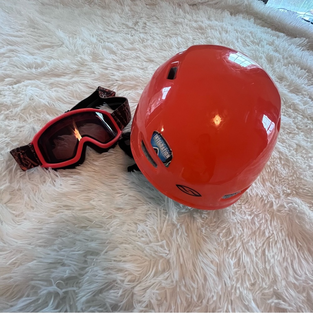 Ski Helmet & Matching Goggles